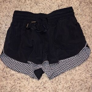 size 4 reversible Lululemon shorts